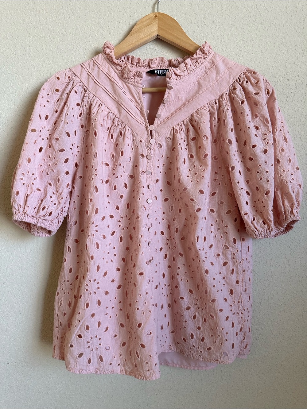 BTFBM Pink Eyelet Puff-Sleeve Blouse Size S